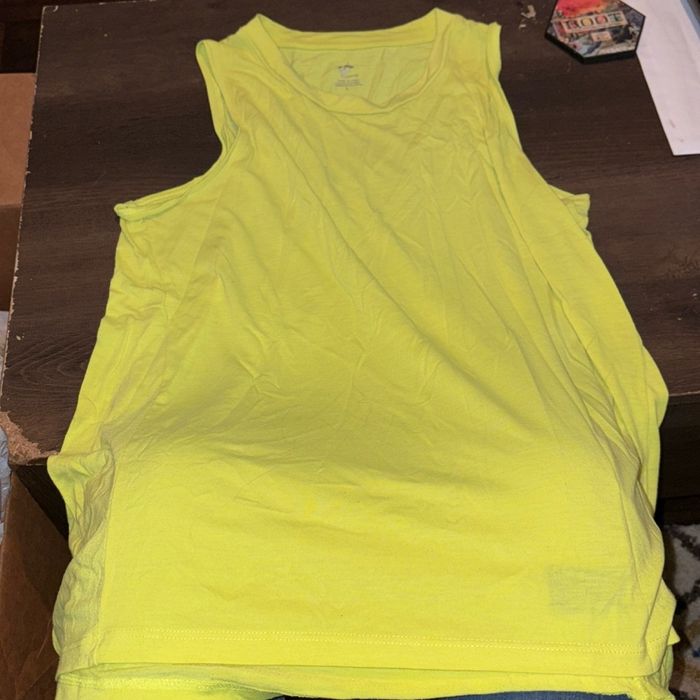 Large Jofit workout tank top 
Bright yellow/ lime green